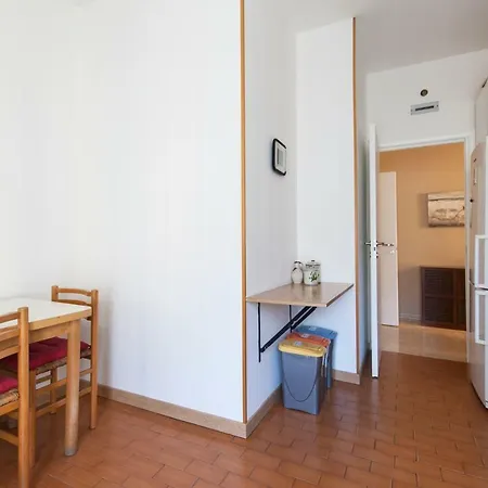 Apartment Spacious Modern Flat In A Lively Area Milan