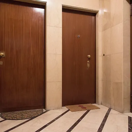 Spacious Modern Flat In A Lively Area Apartment *