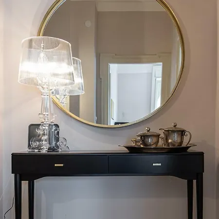 Joivy Sophisticated 3-bed Flat With Desk Apartamento Milán