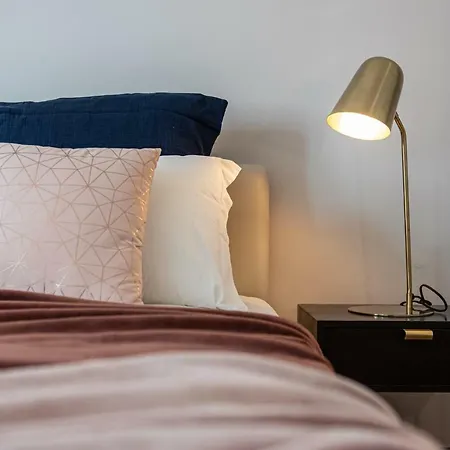 Joivy Sophisticated 3-bed Flat With Desk Apartment Milan