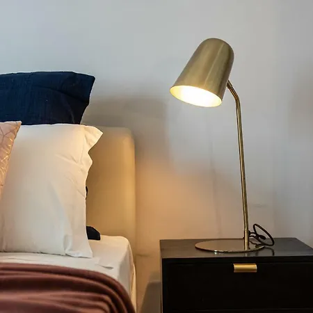 Joivy Sophisticated 3-bed Flat With Desk Apartment Milan