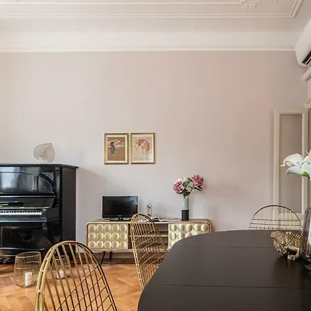 Apartment Joivy Sophisticated 3-bed Flat With Desk Milan