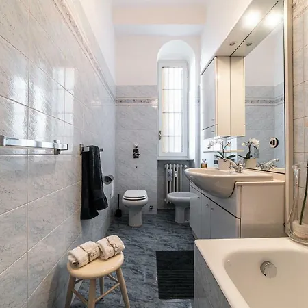 Apartment Joivy Sophisticated 3-bed Flat With Desk Milan