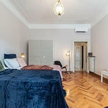Joivy Sophisticated 3-bed Flat With Desk * Milan