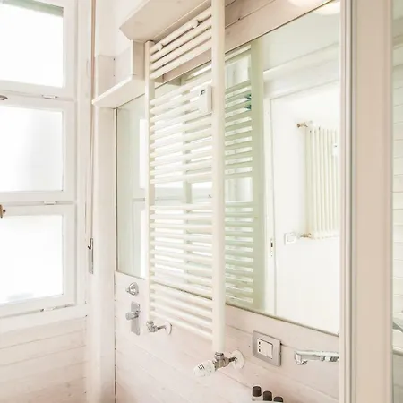 Hemeras Boutique Homes - Design Flats Near The City Center Apartment *