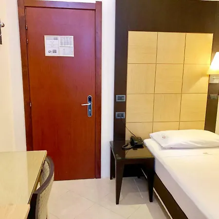 Hotel Fiorella 3*