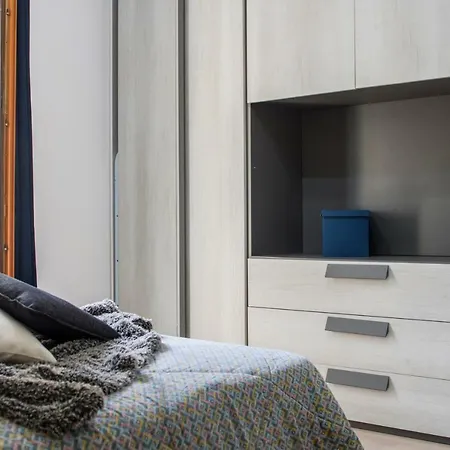 Porta Romana Rentclass Tulipano アパート ミラノ