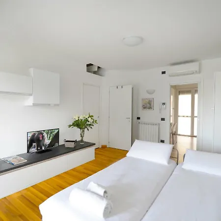 Palazzo Candiani Halldis Apartment