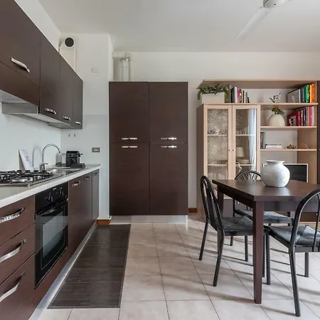 Apartment Urban District - Isola Torelli 1br *