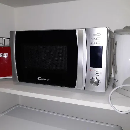 Apartament 10 Via Giuseppe Sirtori Mediolan