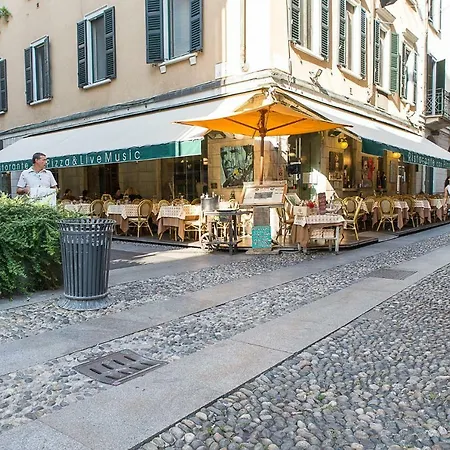 Apartment Flowers' Lane