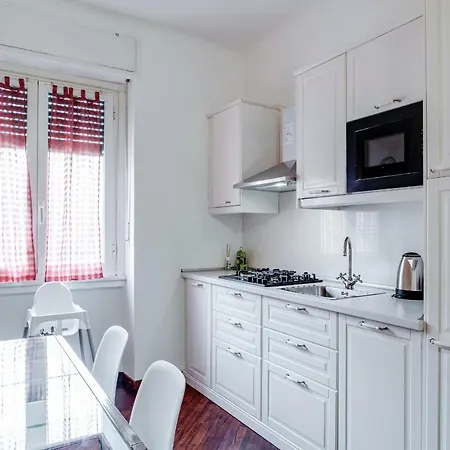 Apartment Guesthero - - Dateo Train Station Milan