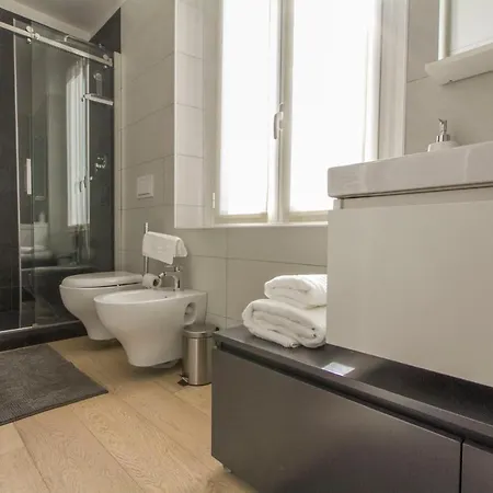 Luxury And Spacious Apartman