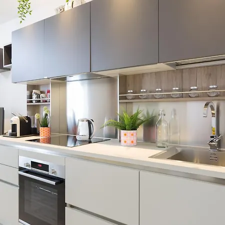 Divina With Terrace - Navigli District - Free Wifi Milano
