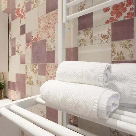 Divina With Terrace - Navigli District - Free Wifi Appartamento *