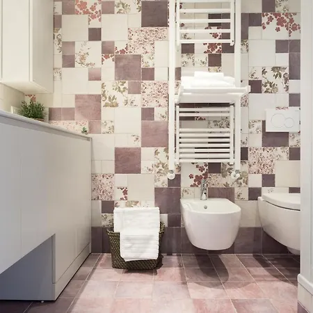 Divina With Terrace - Navigli District - Free Wifi Appartamento *
