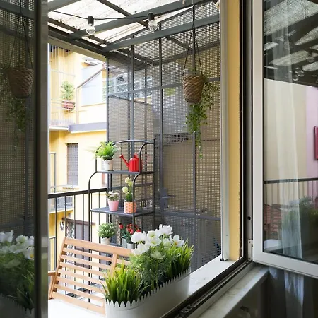 Divina With Terrace - Navigli District - Free Wifi Appartamento *