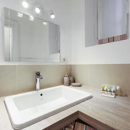 Lanzone, 39 - Nualter's Collection Apartment