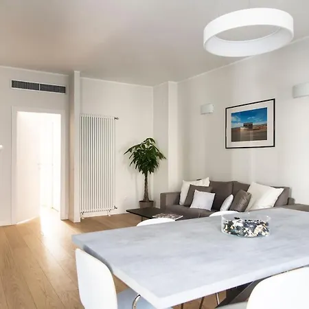 Brand New , Life District Apartament