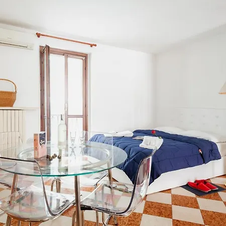 Apartament Romantic Luxo Mediolan
