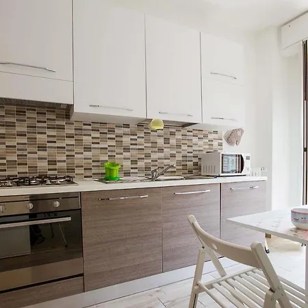 Lorenteggio Apartment