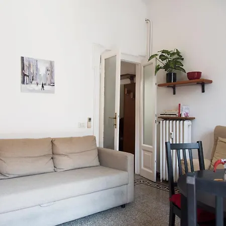 Peaceful Court In Shopping District Apartman *