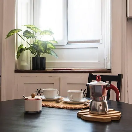 Apartman Peaceful Court In Shopping District Milánó