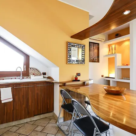 Lattanzio Flat * Milan