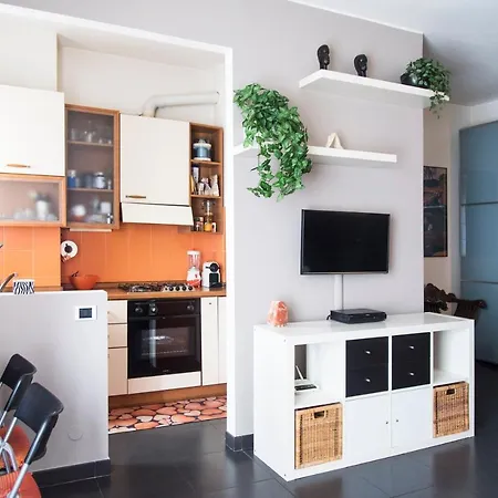 High Rise Flat Near Metro Stop Milán