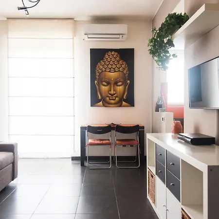 High Rise Flat Near Metro Stop Apartment Milan