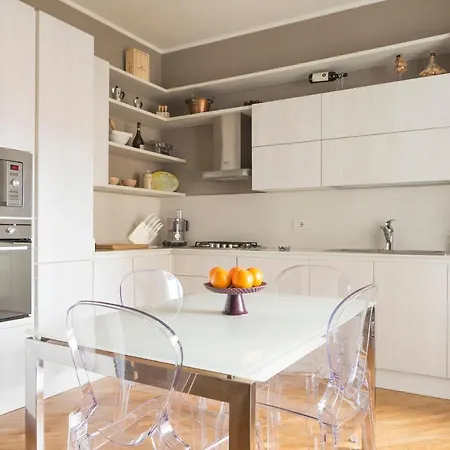 Cosmopolitan Home, 2 Bedrooms, 2 Bth, 5 Guests Milano