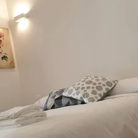 Apartment Castaldi 18 - A Portata Di Mano