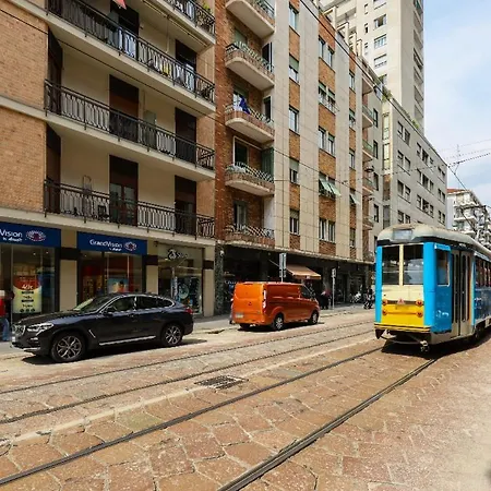 Daire Grande In Zona Navigli Milano