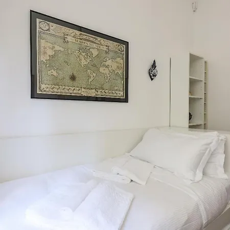 Grande In Zona Navigli Milano