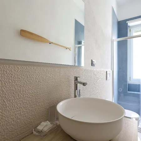 Grande In Zona Navigli Milano