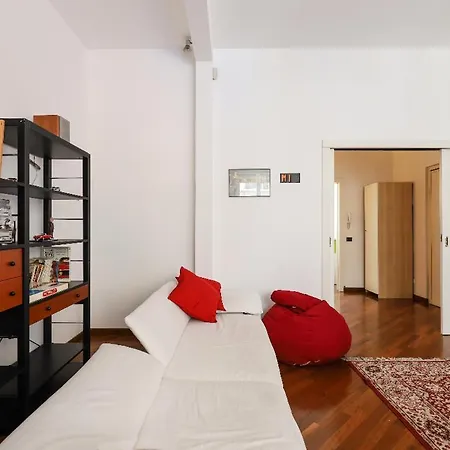 Grande In Zona Navigli Apartamento *