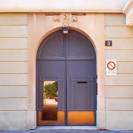 Exclusive 4Bdr Apartment Near Duomo *