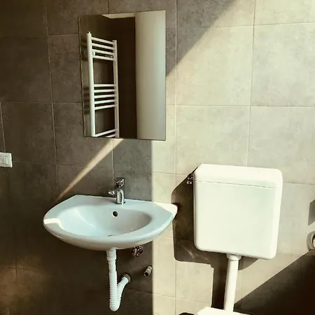 Niguarda بيت ضيافة