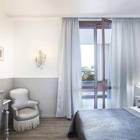 Admiral Hotel 4*