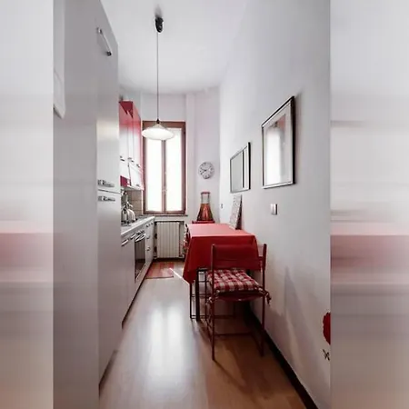 Apartment Happy & Beautiful Flat In Milan