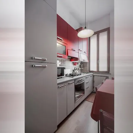 Happy & Beautiful Flat In דירה