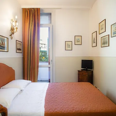 Admiral Hotel 4*