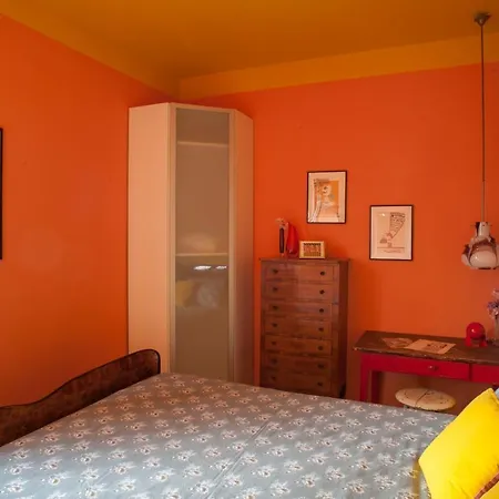 Color Up Your In A Stilish Mid-century Home! Milan