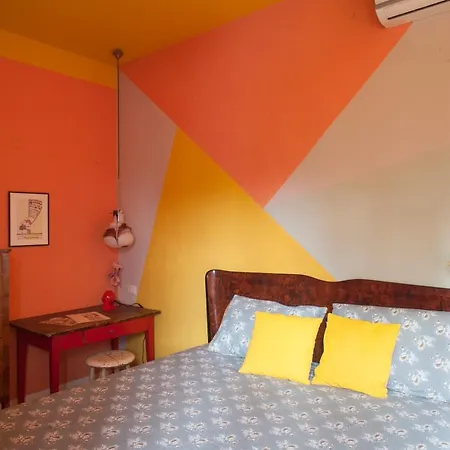 Color Up Your In A Stilish Mid-century Home! Apartment