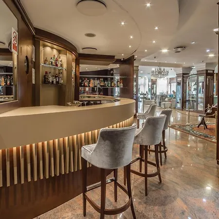 Hotel Mythos Milaan