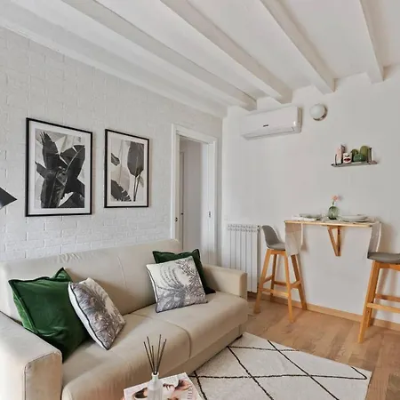 Apt In The Heart Of Fashion Area Apartament Mediolan