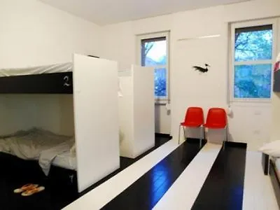 New Generation Center אכסניה