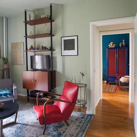 Color Up Your In A Stilish Mid-century Home!