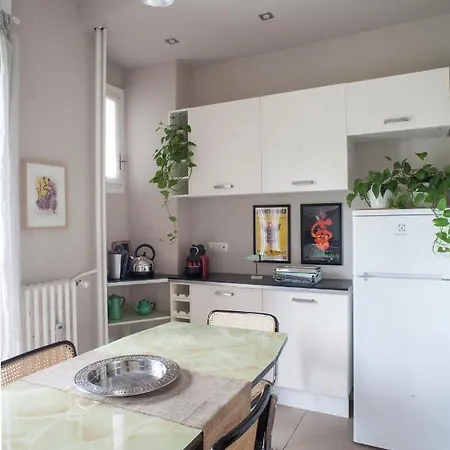 Color Up Your In A Stilish Mid-century Home! *
