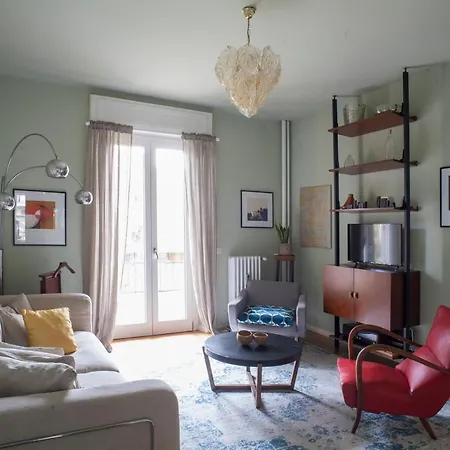 Color Up Your In A Stilish Mid-century Home! Apartment *